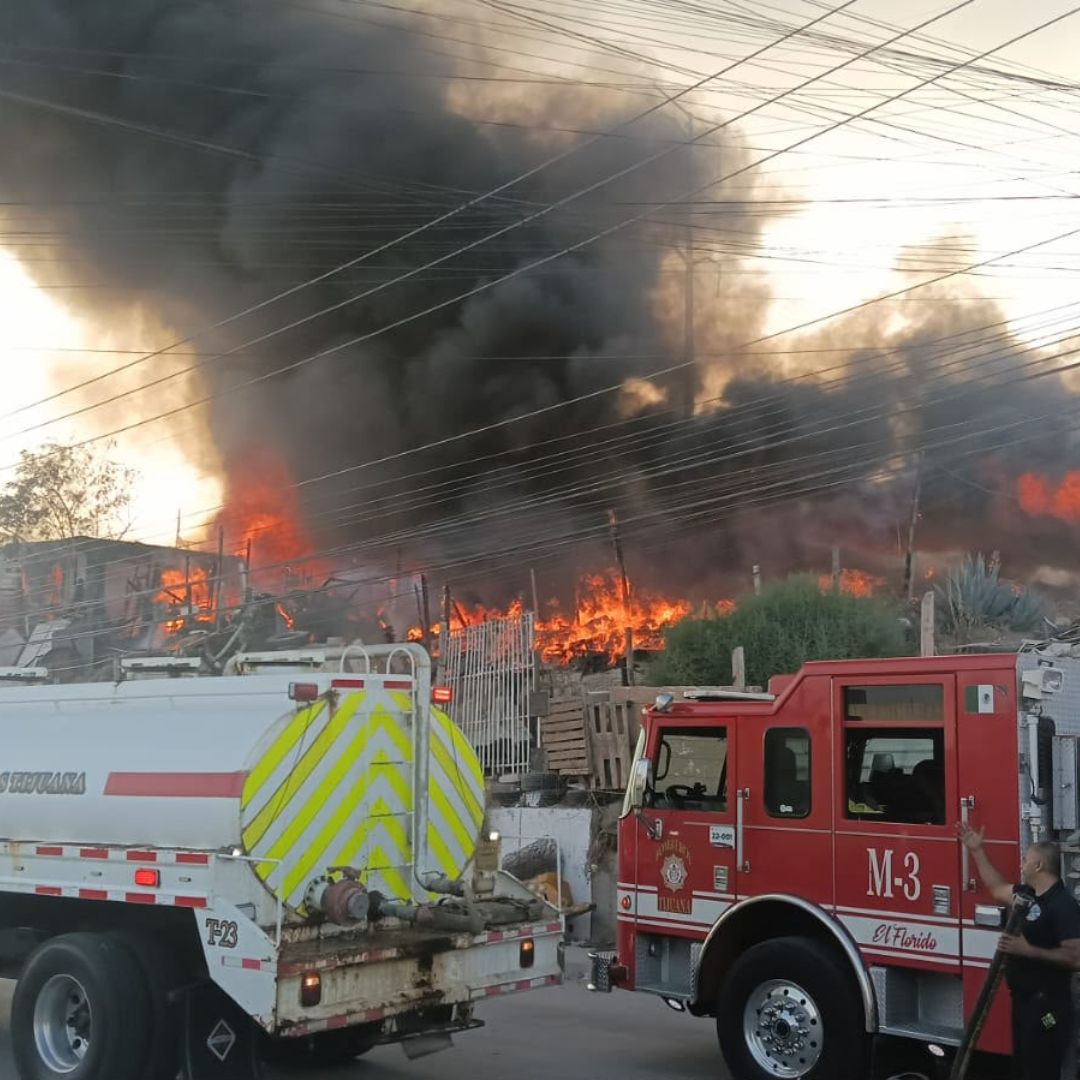 Incendio Consume Cinco Viviendas en Asentamiento Irregular de Tijuana